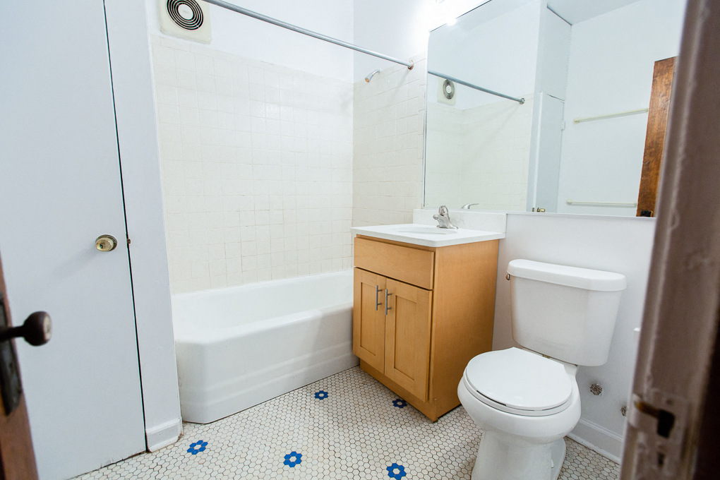 1104 N. Oakley Blvd. 1104 N. Oakley Blvd., Chicago, IL 60622 West Town - Leasing by Cross Street